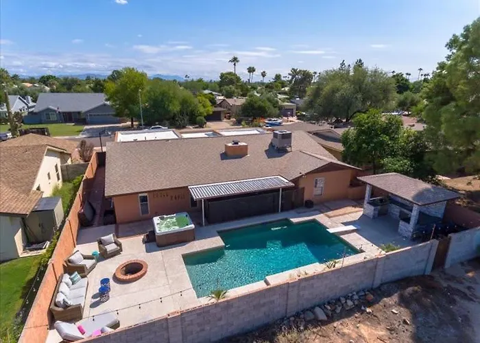 Huge Pool Hot Tub Outdoor Kitchen Pool Table *